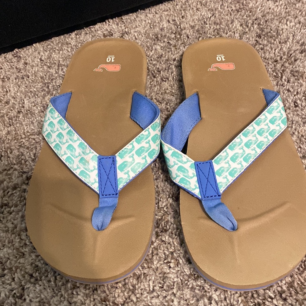 Vineyard vines flip-flops- never worn - Picture 3 of 4